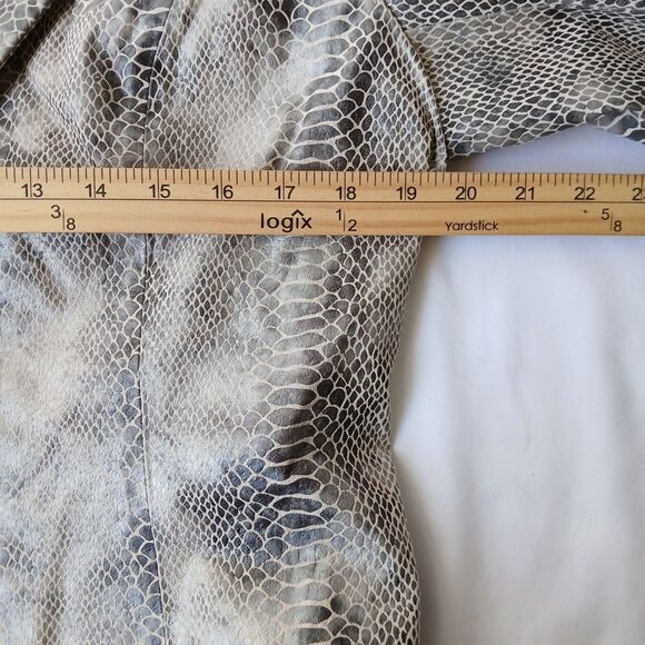 Metro Style Womans Leather Coat Snakeskin Print Blazer Jacket Bold Elegance Edgy - Picture 6 of 9
